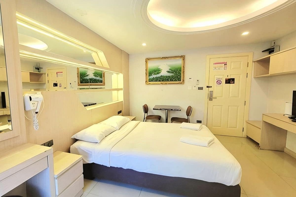 In-room safe, desk, blackout curtains, free WiFi