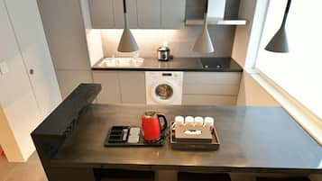 300 | 専用簡易キッチン | コンロ、電気ポット