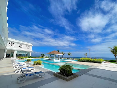 Arterra Hotel and Resort