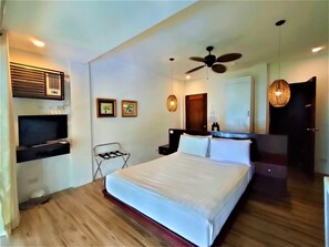 Phòng Tiêu chuẩn, 1 phòng ngủ | Bàn, bộ trải giường 