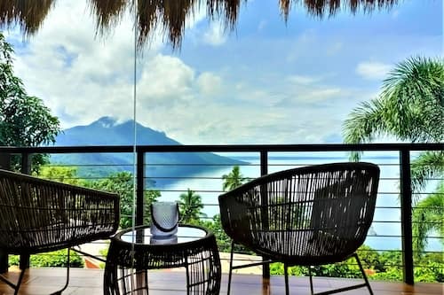 Deluxe Room, 1 Bedroom, Lake View | Desk, bed sheets