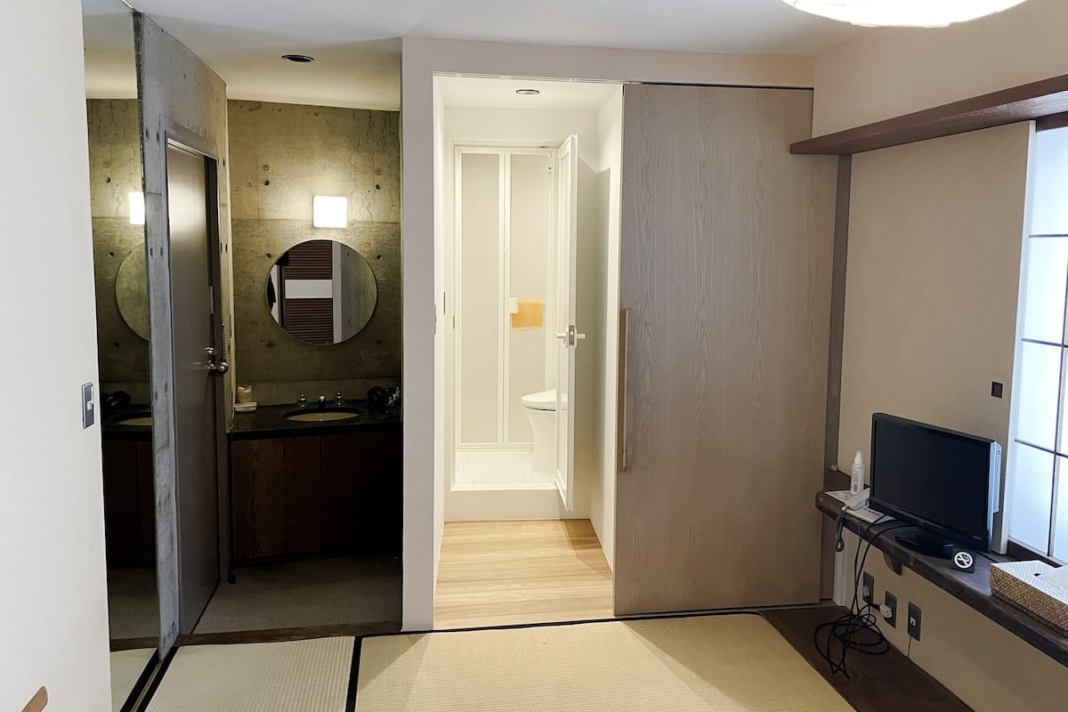 Kamar, 3 kamar tidur, Bebas Asap Rokok, kamar mandi pribadi (MAIN Building, Japanese Style Room B) | Selimut bulu angsa, brankas, meja kerja, dan seprai linen