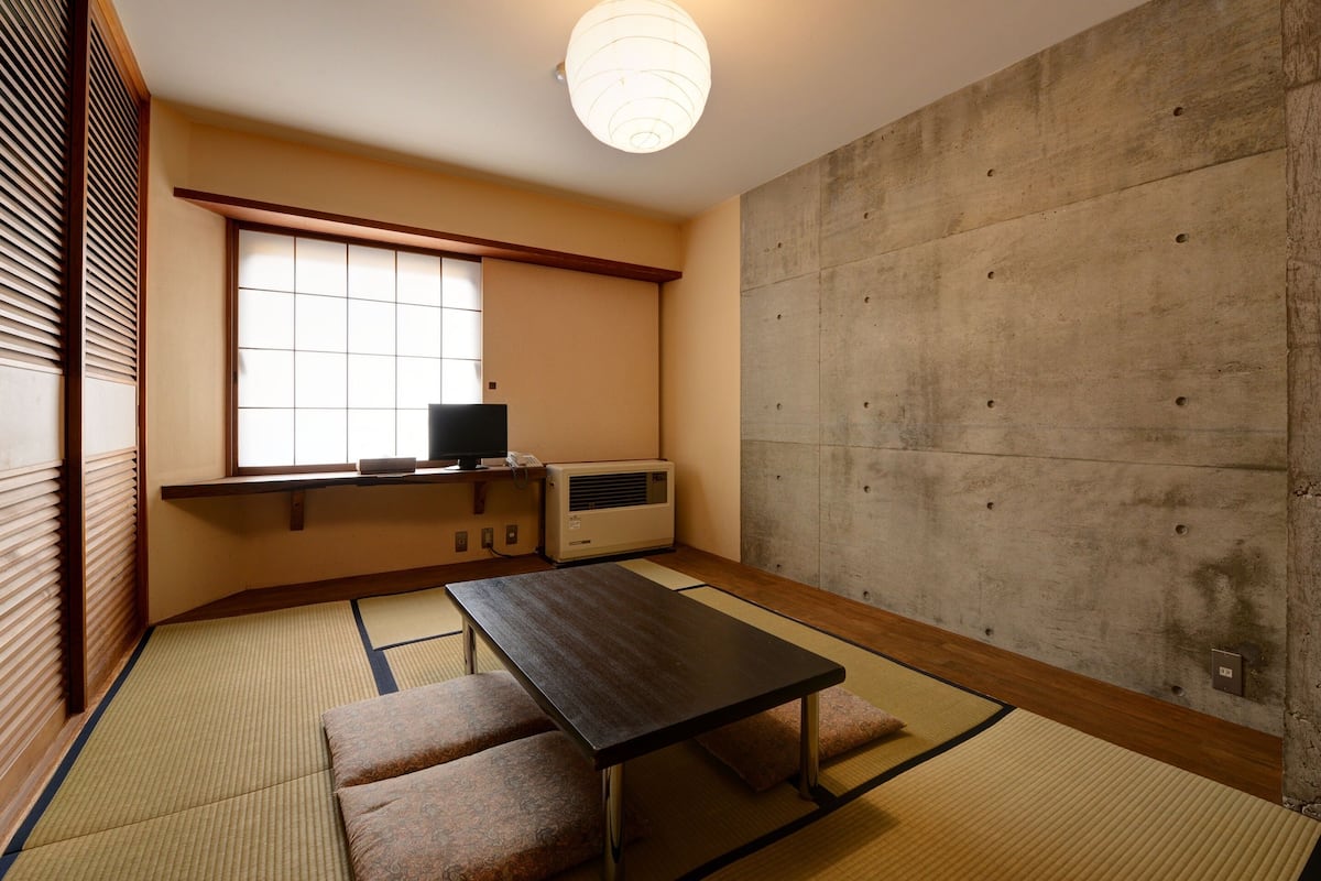 Kamar, Bebas Asap Rokok, kamar mandi umum (MAIN Building Japanese Style Room A) | Selimut bulu angsa, brankas, meja kerja, dan seprai linen