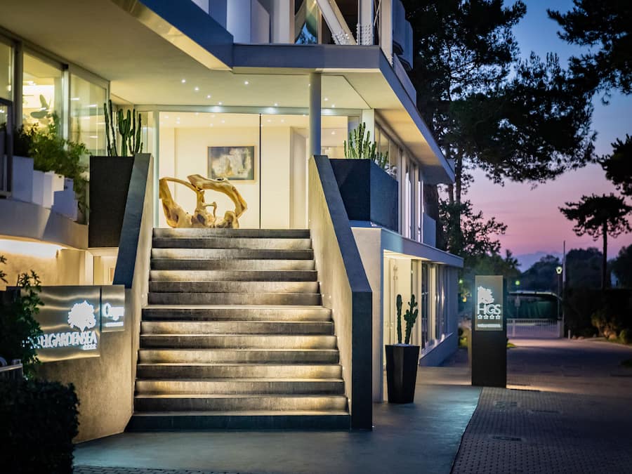 Pintu masuk hartanah