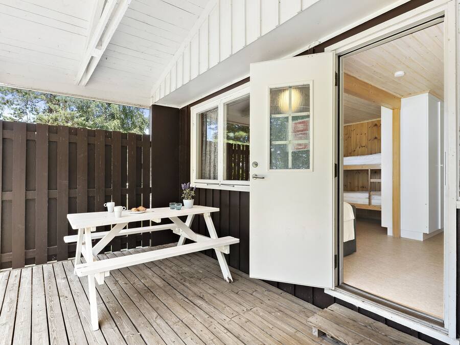 Cabin (Torsöstuga) | Terrace/patio