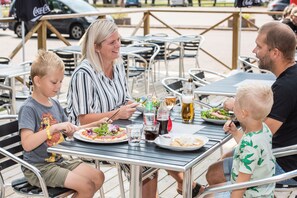 Family dining - First Camp Ekudden Mariestad (Mariestad)