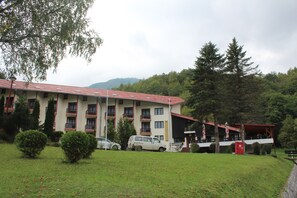 Property grounds - Hotel Mladost (Foca)