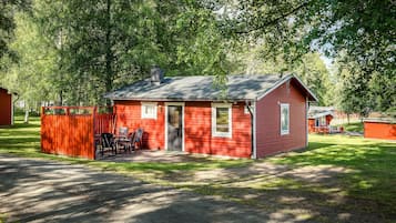 Cabin (Blåhultstuga) | 2 bedrooms, blackout curtains, iron/ironing board