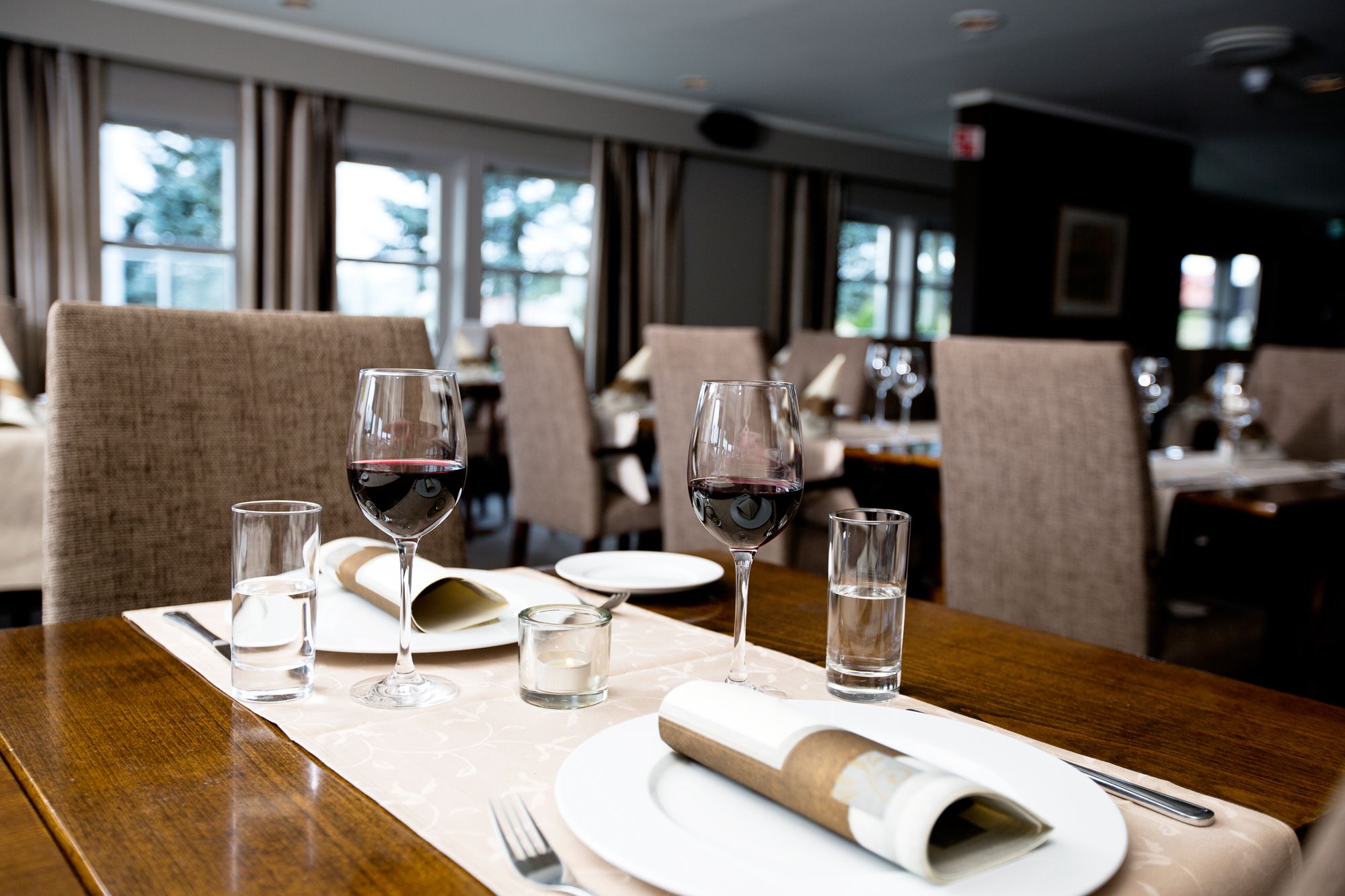 Middag serveres, skandinaviske retter