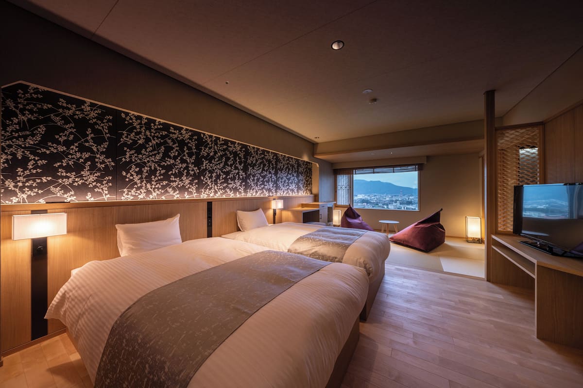 Japanese Western Room, Non Smoking, City View | In-room safe, bed sheets