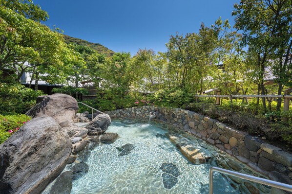 Hot springs - Hagihonjin (Hagi)