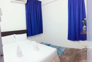 4 bedrooms, iron/ironing board, free WiFi