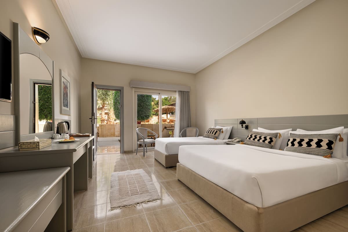 Premium Room (Family) | 1 bedroom, in-room safe, desk, laptop workspace