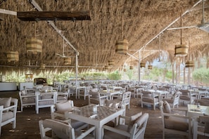 5 restaurants, dinner served, Italian cuisine