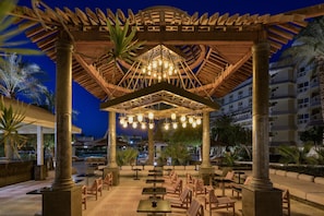 5 restaurants, dinner served, Italian cuisine