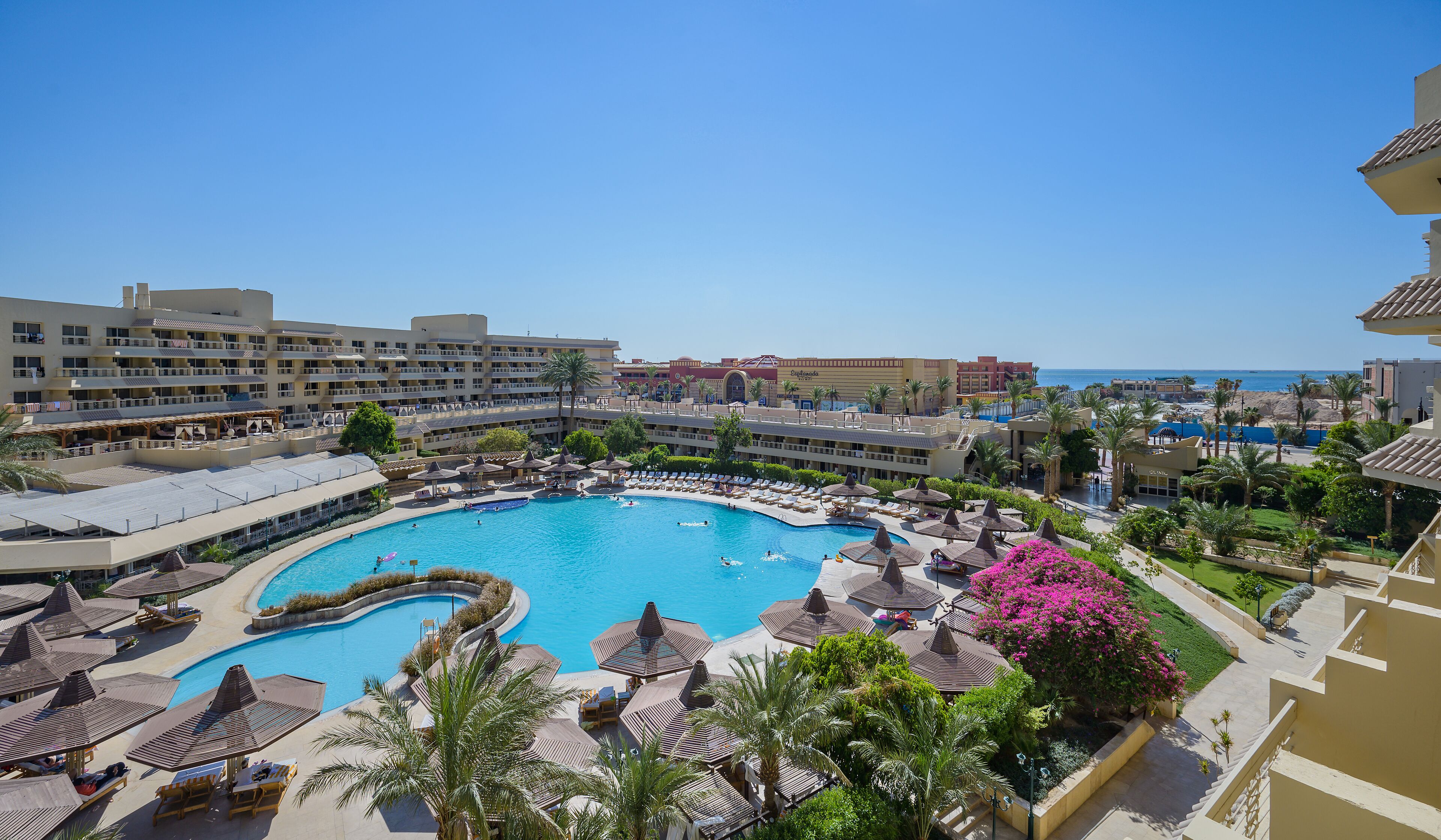 2 outdoor pools, free pool cabanas, pool umbrellas