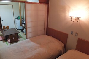 Standard Twin Room with Tatami Area | In-room safe, WiFi (free), bed sheets
