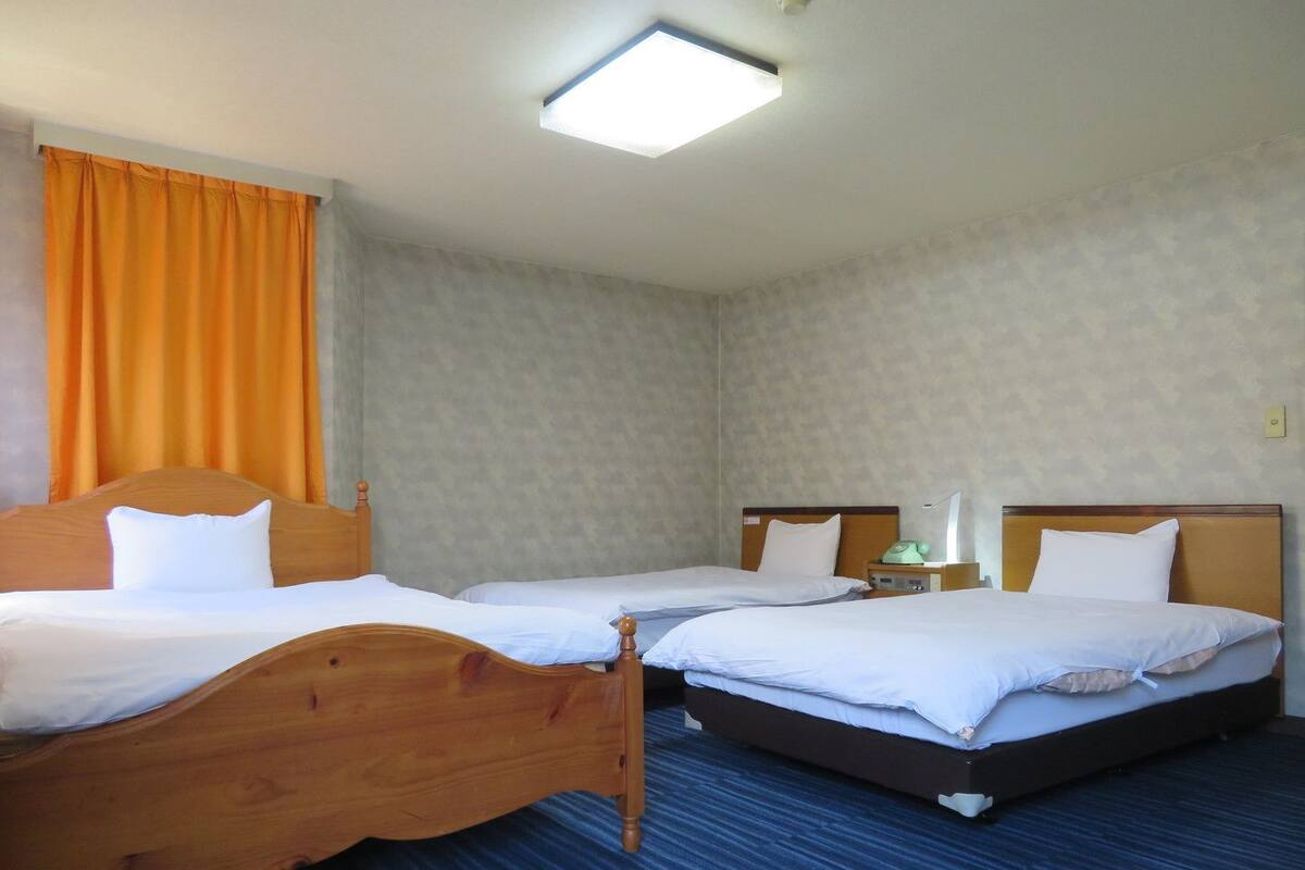 Chambre triple Standard, fumeur (Main Building, A4) | Literie fournie