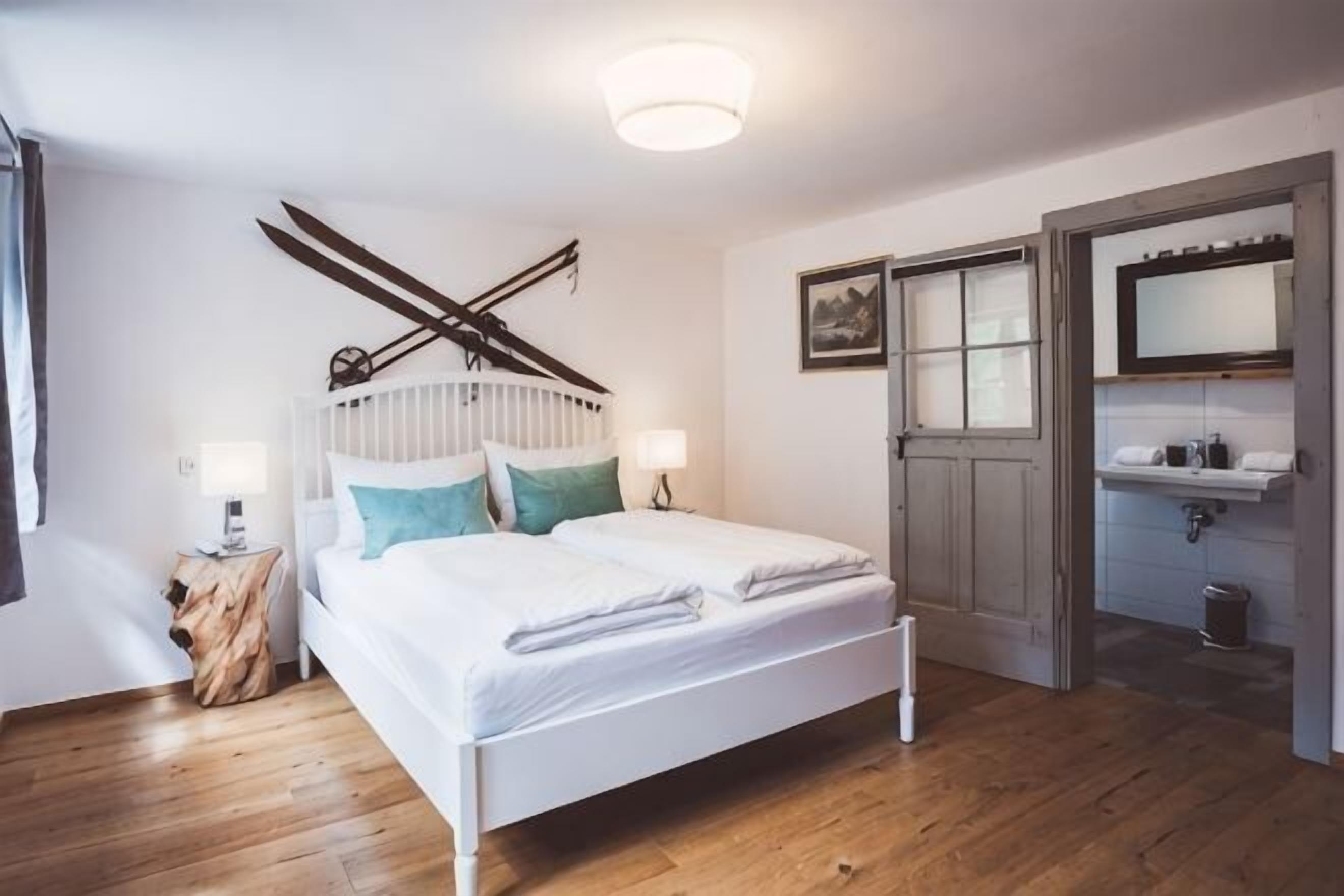 1 bedroom, premium bedding, individually decorated