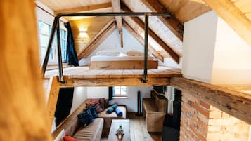 Romantisches Haus, 1 Queen-Bett, Kamin, Bergblick | Wohnbereich | Flachbildfernseher, FuĂbodenheizung