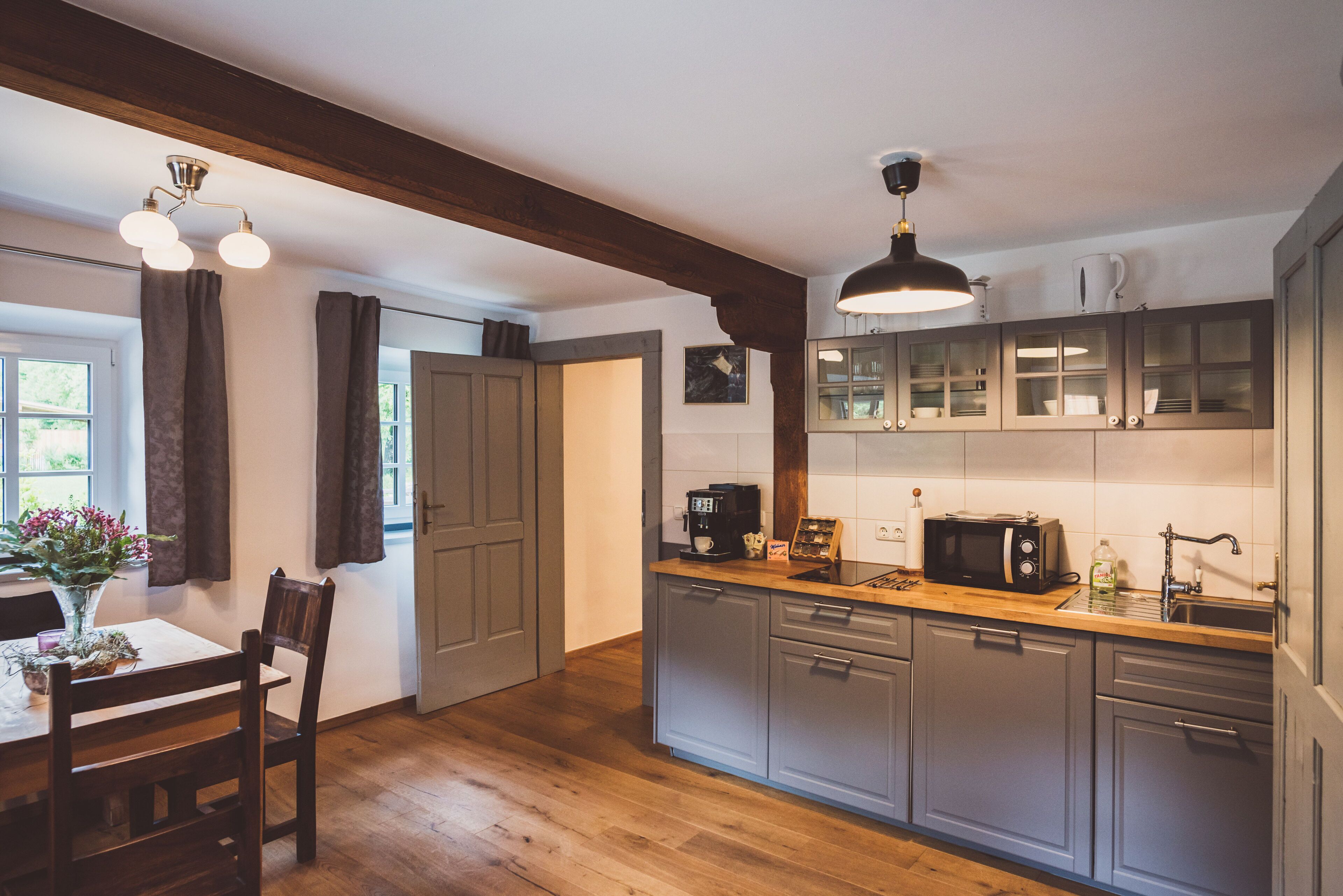 ลักซ์ชัวรี่อพาร์ทเมนท์, เตียงคิงไซส์ 1 เตียง และโซฟาเบด, ปลอดบุหรี่, วิวภูเขา | ครัวส่วนตัว | ตู้เย็น, ไมโครเวฟ, เตาอบ, เตาประกอบอาหาร