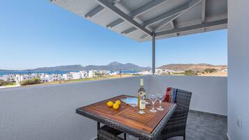 Deluxe Double Room | Terrace/patio