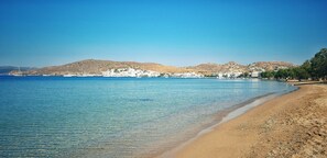 بالقرب من الشاطئ، 2 من البارات على الشاطئ