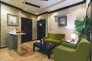 Executive Apartment, 1 Bedroom | Living area | TV - Platinum Seventy Serviced Apartments (Jeddah)