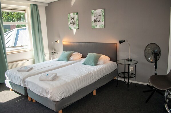 Wifi gratis y ropa de cama