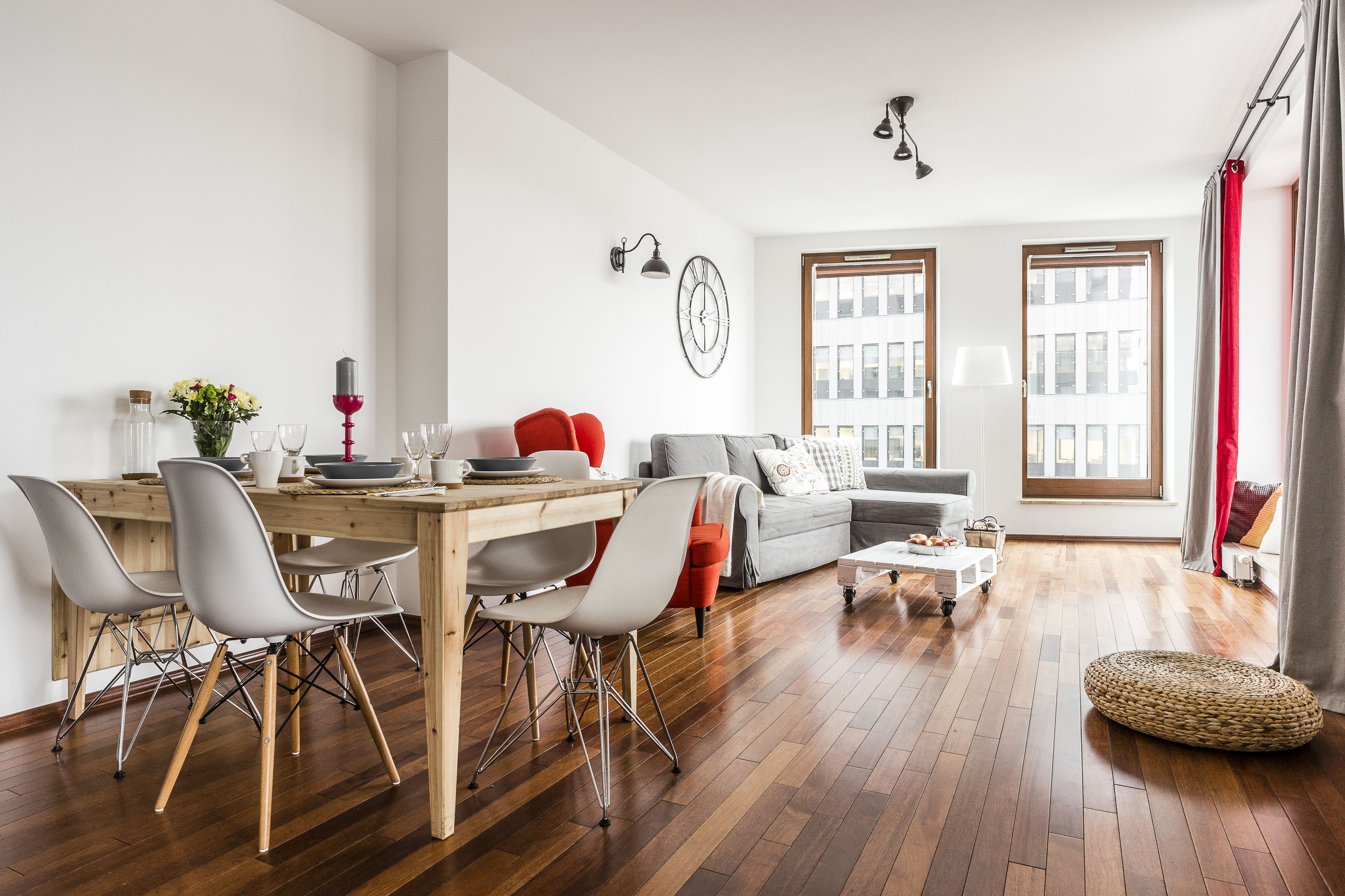 Apartment | Premium bedding, desk, soundproofing, iron/ironing board