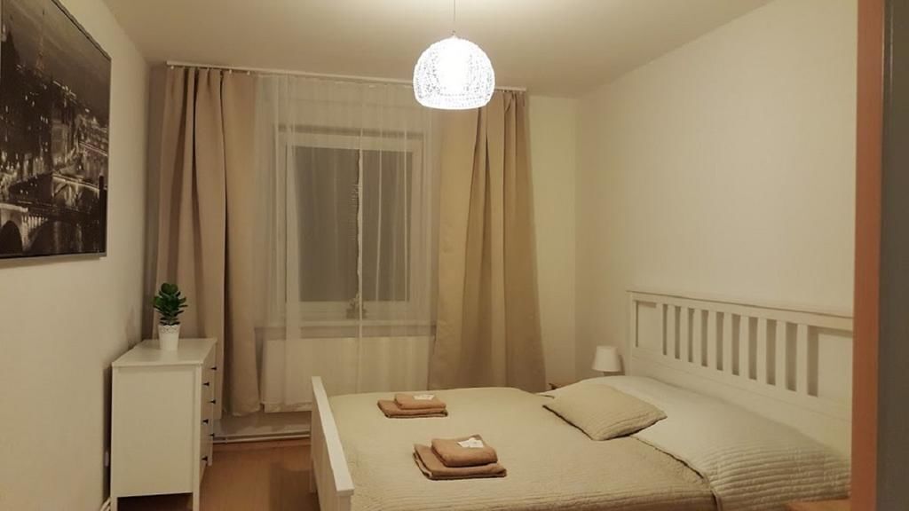 Desk, blackout drapes, iron/ironing board, free WiFi