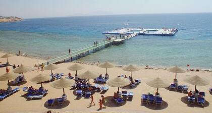 Domina Coral Bay Vacation House