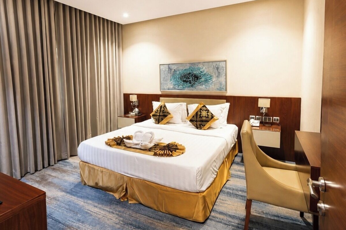 Standard-huone | Minibaari, tallelokero huoneessa, äänieristys, silitysrauta/-lauta