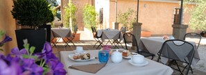 Outdoor dining - Cerchio Verde (Pitigliano)