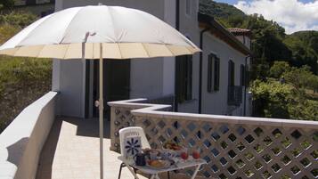 Chambre Double, 1 grand lit, vue vallée