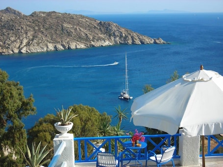 Balcony. Ios Pelagos