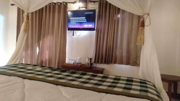 Habitación Premium doble, 1 cama de matrimonio grande, en la zona del jardín | Caja fuerte y mobiliario individual