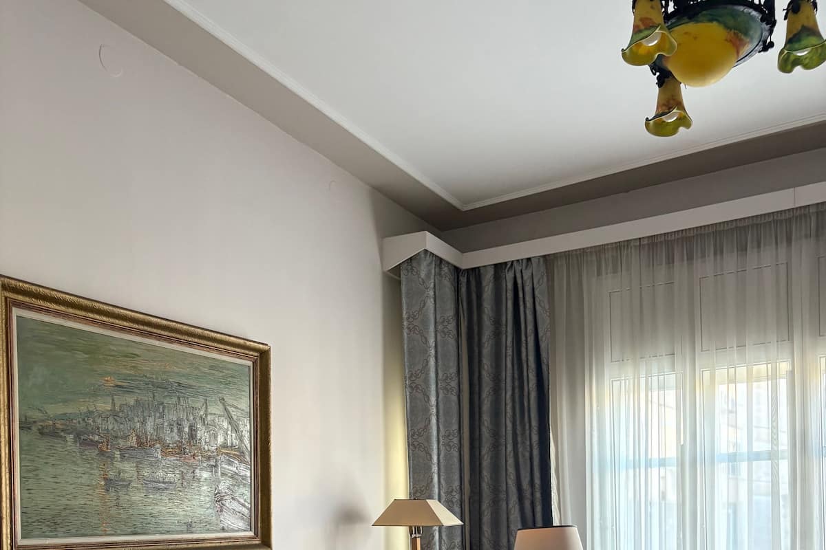 Superior suite (Bristol Suite) | Luxe beddengoed, pillowtop-bedden, een minibar, een kluis op de kamer