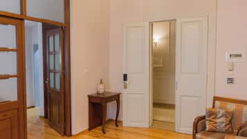 Superior Suite (Bristol Suite) | Premium bedding, pillowtop beds, minibar, in-room safe