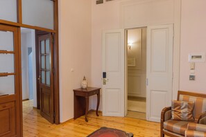 Superior Suite (Bristol Suite) | Premium bedding, pillowtop beds, minibar, in-room safe - Capsis Bristol Boutique Hotel (Thessaloniki)