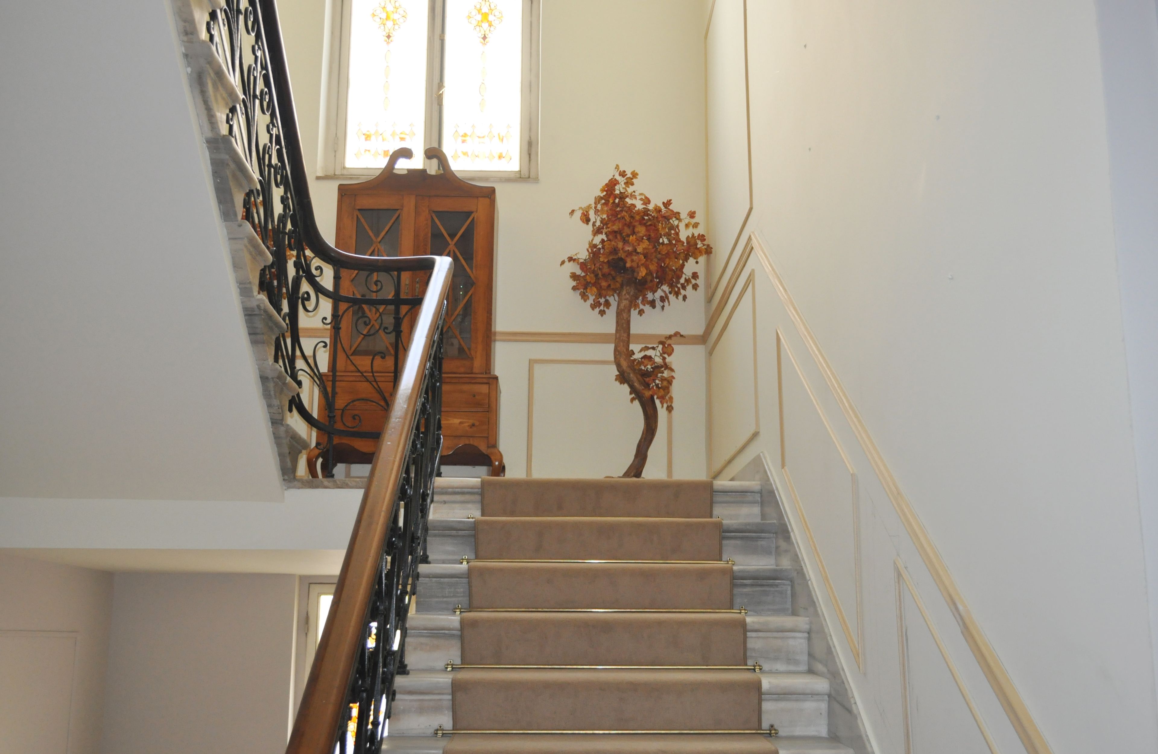 daily full breakfast (eur 25 per person)