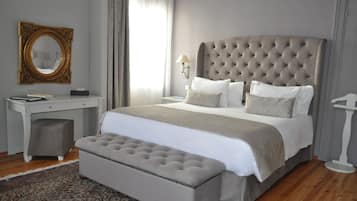 Executive Room | Premium bedding, pillowtop beds, minibar, in-room safe