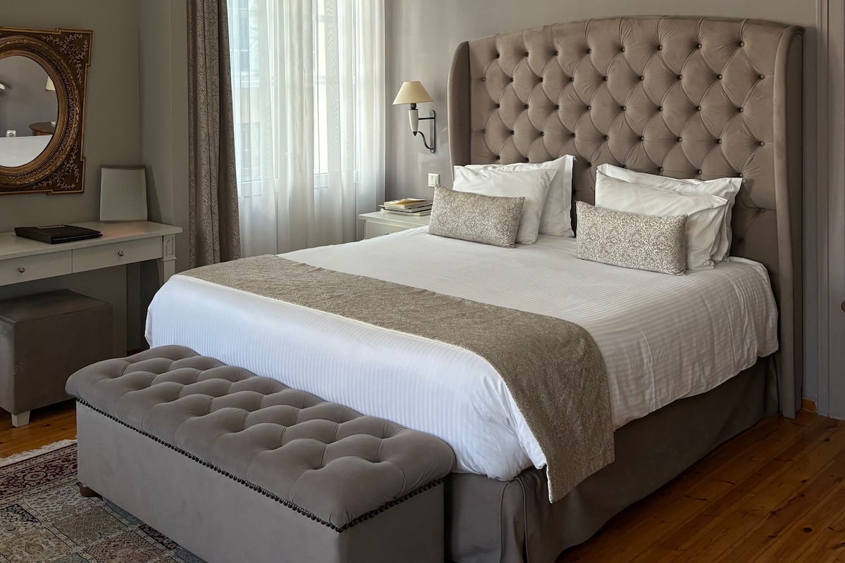 Luxe beddengoed, pillowtop-bedden, een minibar, een kluis op de kamer