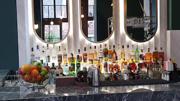 Bar (trong khuôn viên)