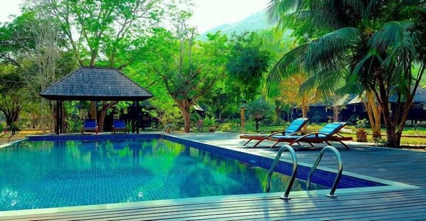 Outdoor pool - Puri Komodo Resort (Labuan Bajo)