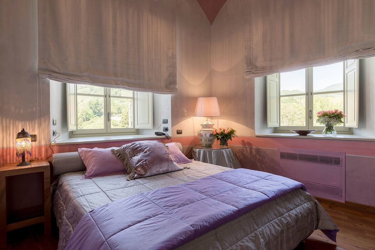 Ropa de cama de alta calidad, colchones con acolchado adicional, minibar