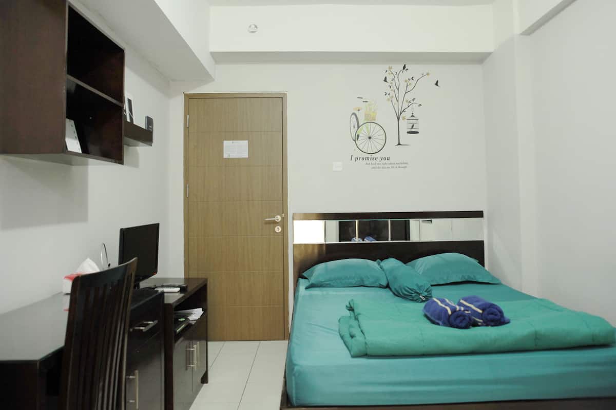 Deluxe Apartment, Garden View | Premium bedding, desk, iron/ironing board, free WiFi
