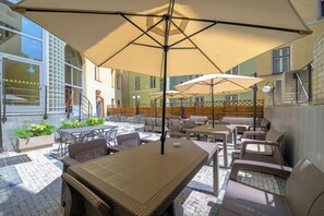 Outdoor dining - Kinsky Garden (Prague)