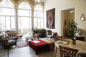 Sala de estar en el lobby