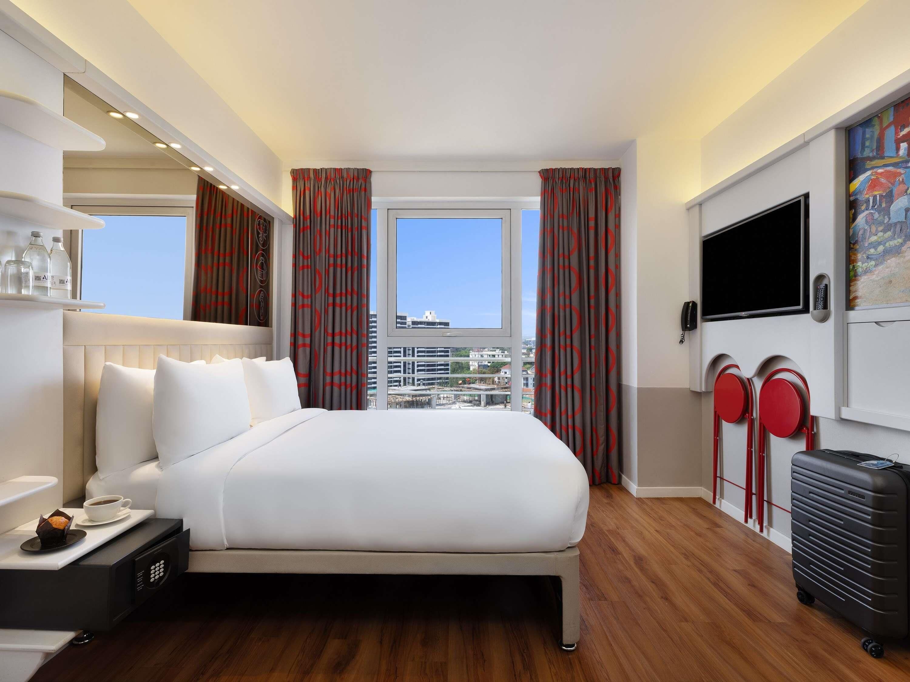 Standard Room, 3 Twin Beds | 1 bedroom, premium bedding, pillowtop beds, in-room safe